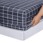 Posteljina 160x220 cm – Sivi dezen sa bijelim linijama